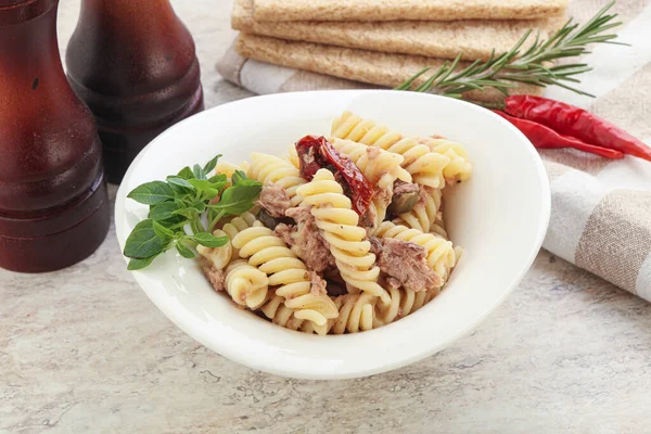 Pasta Con Atún Tomate Seco — Foto de Stock