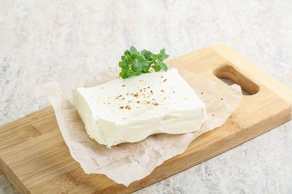 Güvertede Yunan Feta Peyniri Servis Ediliyor — Stok fotoğraf
