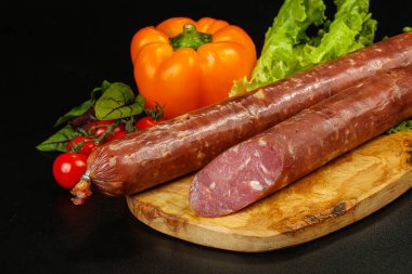Lezzetli domuz jambonlu sosis.