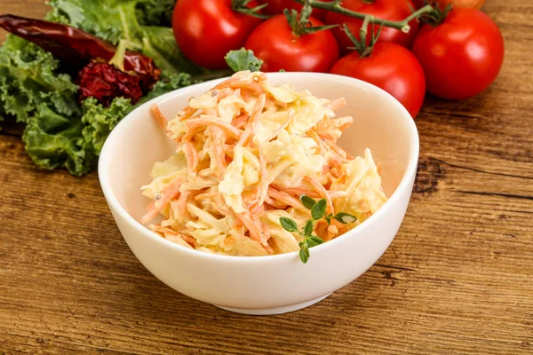 Vegetarisk Cole Sallad Med Kål Och Morot — Stockfoto