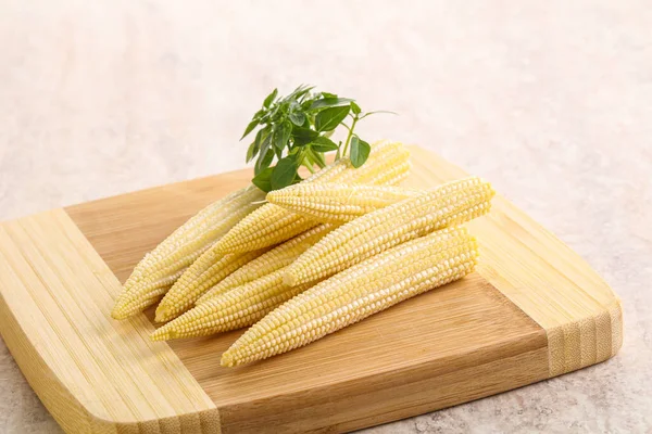 Comida Vegan Milho Bebê Cru Para Cozinhar — Fotografia de Stock