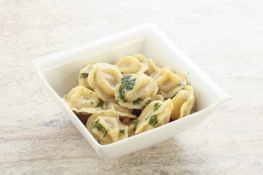 Rus köfteleri et ve tereyağlı.