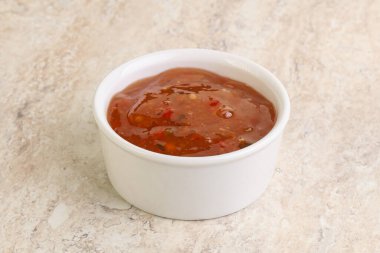 Asya tatlı ve ekşi sosu kasede