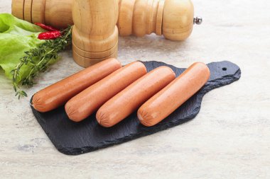 Atıştırmalık olarak et sosisi. Kahvaltı aperatifi.