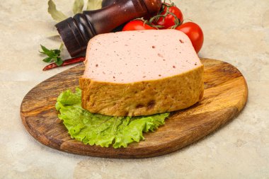 Ev yapımı geleneksel rulo köfte.