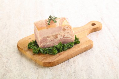 Ev yapımı domuz pastırması.