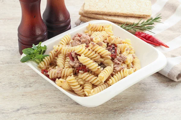 Pasta Con Atún Tomate Seco — Foto de Stock