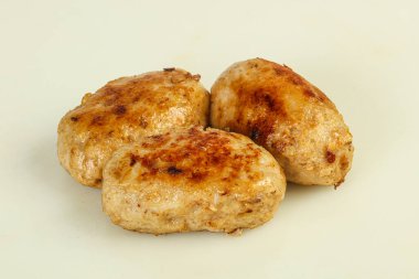 Ev yapımı pirzola ve kıyma.