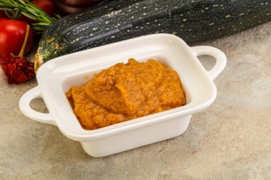 Vejetaryen mutfağı - Ot ve baharatlı kabak püresi