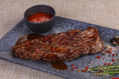 Biber ve ızgara biftek servis edildi.