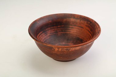 Mutfak için renkli boş kase izole