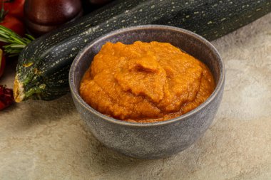 Vejetaryen mutfağı - Ot ve baharatlı kabak püresi