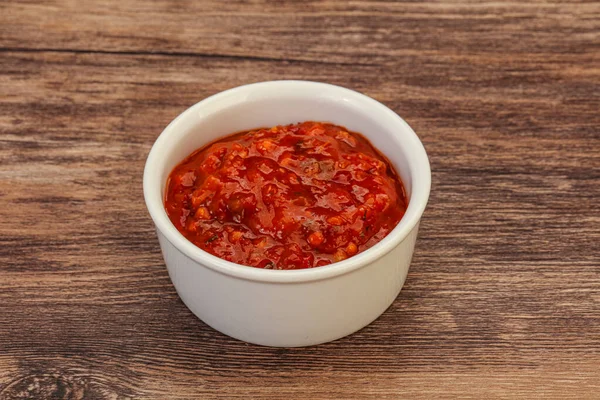 Sauce Épicée Piquante Aux Tomates Dans Bol — Photo