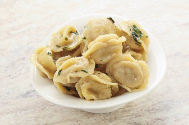 Rus köfteleri et ve tereyağlı.