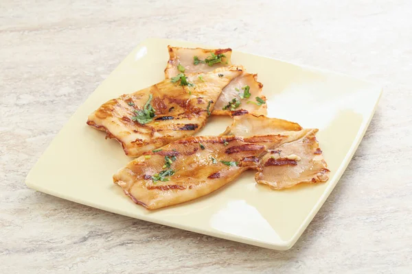 Unagi soslu ve otlu ızgara kalamar.