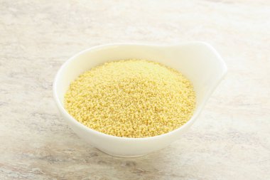 Pişirmek için klozette çiğ kuskus