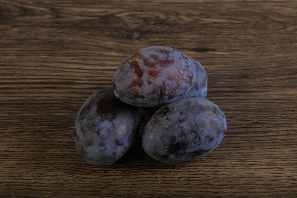 Violet Doux Mûr Savoureux Tas Prunes — Photo