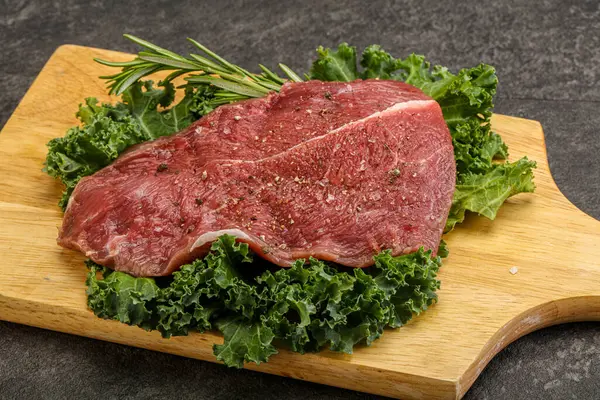 Syrový Hovězí Steak Gril Kořením — Stock fotografie