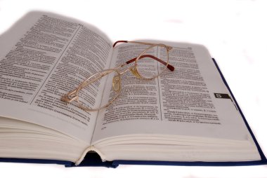 kitap ve gözlük