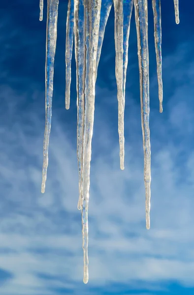 Icicles Isolated over Blue Sky — Stock Photo, Image