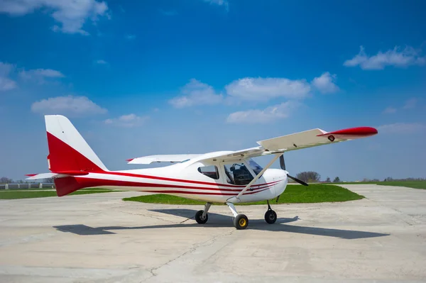 Sportflugzeug startklar — Stockfoto