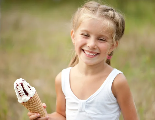 Girl with ice cream — Stock Photo, Image