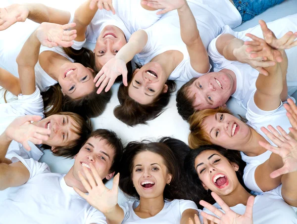 Jovem sorrindo — Fotografia de Stock