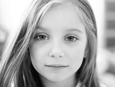 şirin liitle kız portresi