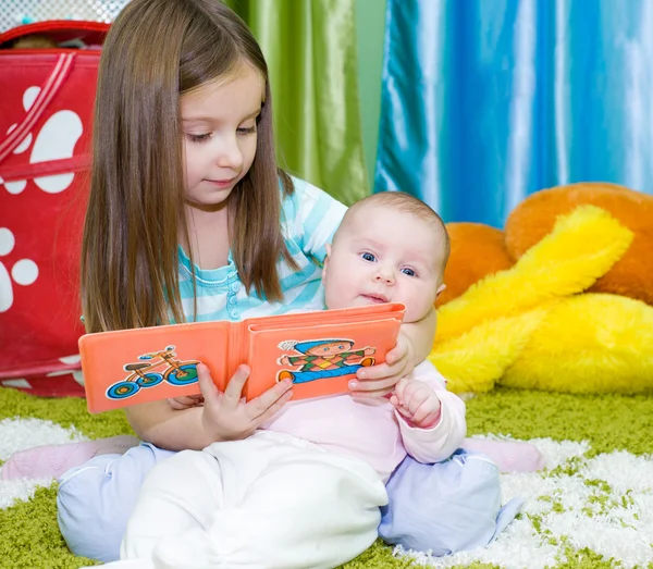 Two little sisters — Stock Photo, Image