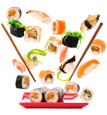 bir sinek sushi lezzetli parçalarını