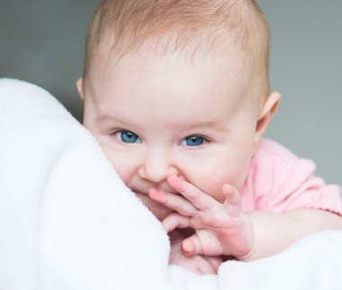 Üç aylık bebek.