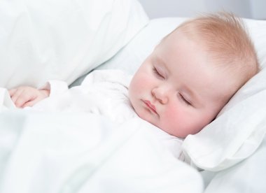 küçük bebek uyku