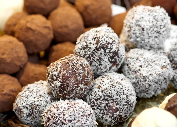 Dulciuri de ciocolată pe piață — Fotografie, imagine de stoc