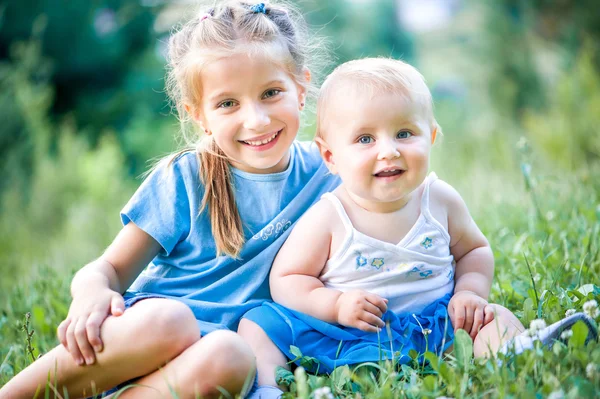 Two lovely sisters — Stock Photo, Image