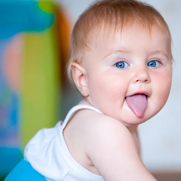 Şirin mavi gözlü bebek — Stok fotoğraf