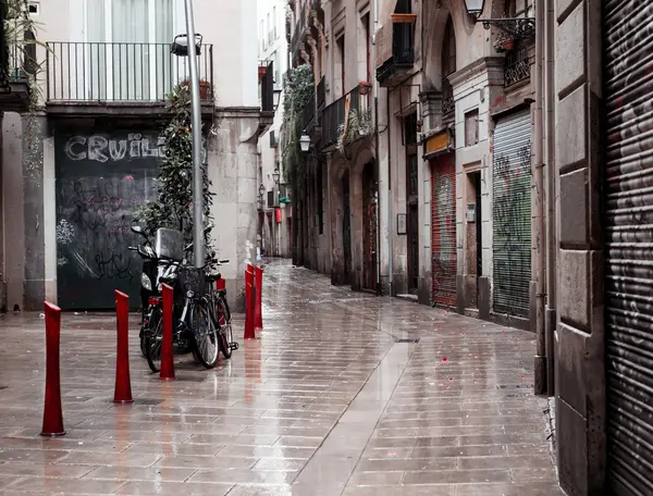 Barrio gotico eski sokaklarında — Stok fotoğraf