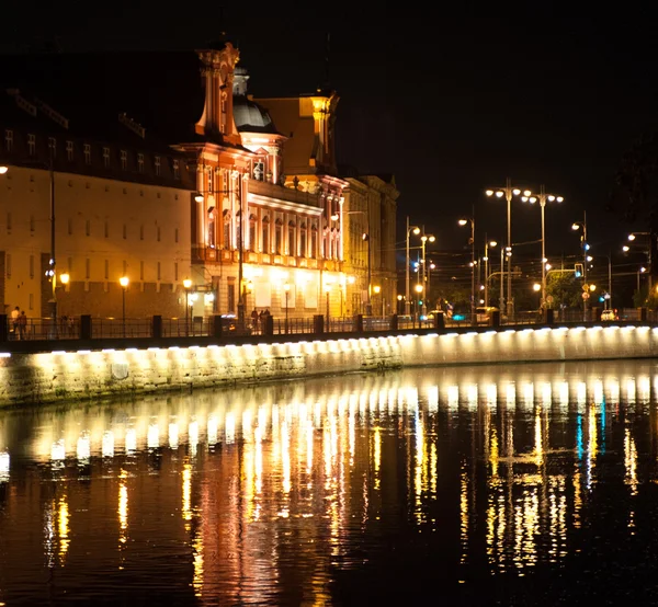 Uniwersytetu Wrocławskiego w nocy — Zdjęcie stockowe