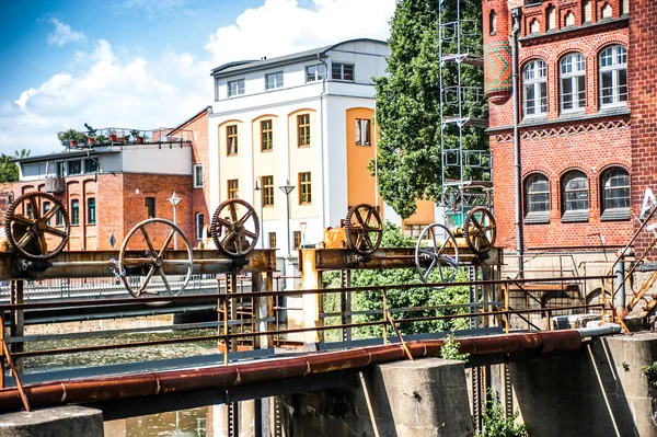 Mekaniska weir — Stockfoto