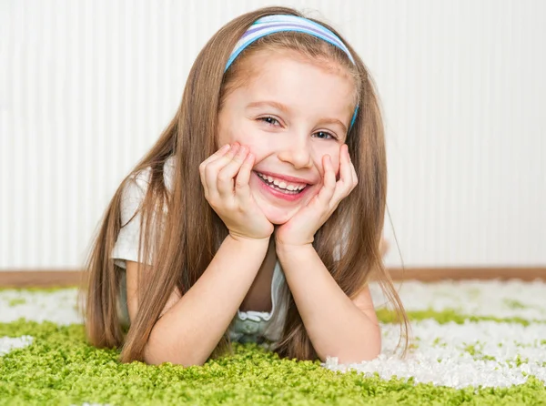 Menina em casa — Fotografia de Stock