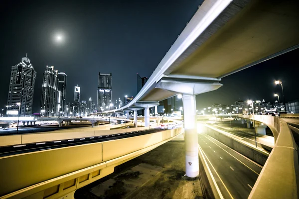 Verkehrsknotenpunkt in Dubai — Stockfoto