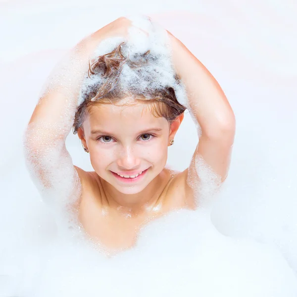 Little girl is taking a bath — 图库照片