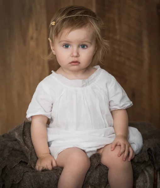 Portrait of a little girl — Stock Photo, Image