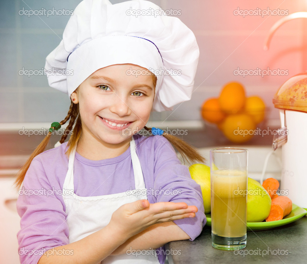 girl  making fresh juice