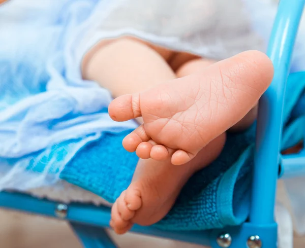 Legs newborn baby — Stock Photo, Image