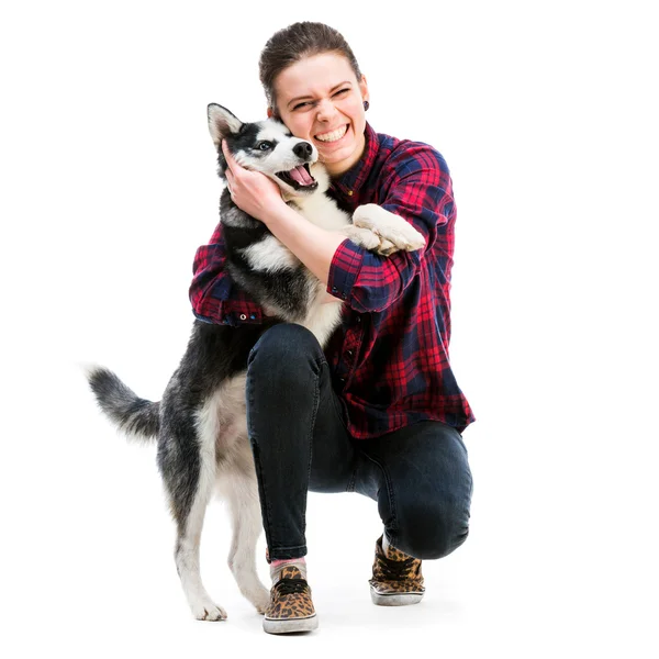 Frauen mit ihrem Welpen Husky — Stockfoto