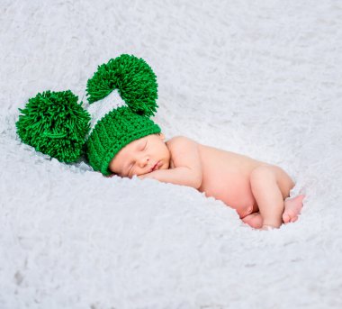 Yeni doğan bir bebek