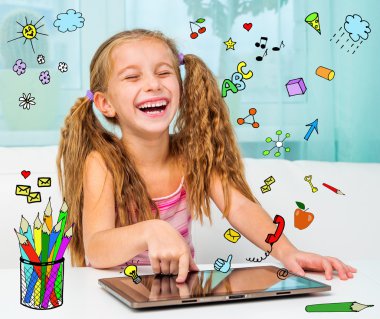 küçük kız ve onun sihirli tablet