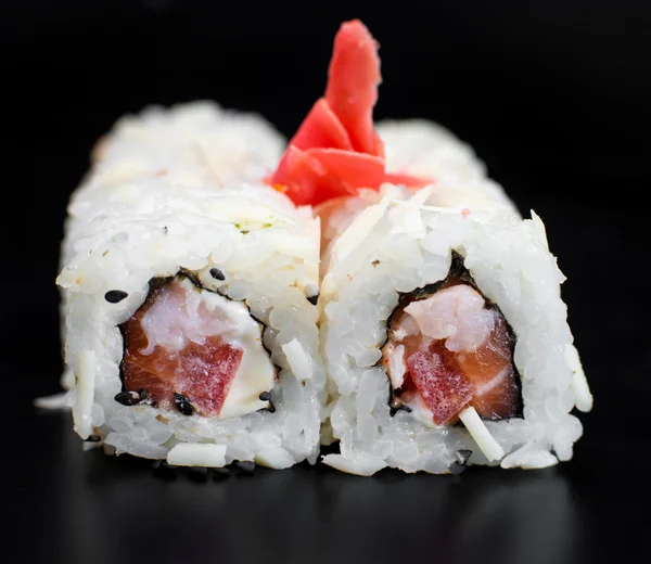 Roll Sushi na białym tle — Zdjęcie stockowe