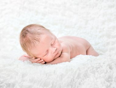 Yeni doğan bebek uyku
