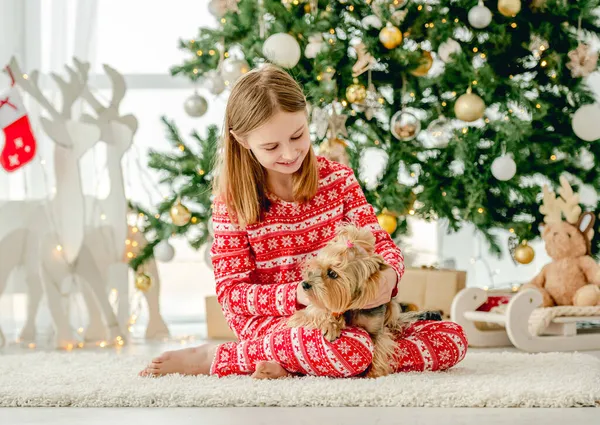 Kind in de kersttijd — Stockfoto